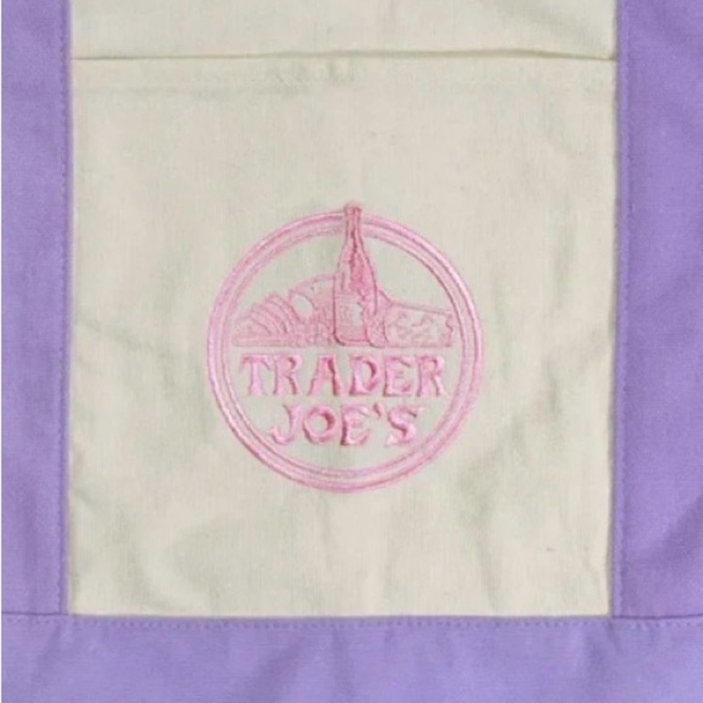 Trader Joe’s 2026 Large Lavender Canvas Tote Bag with Pink Embroidered Logo 💜🩷 - Picture 4 of 6
